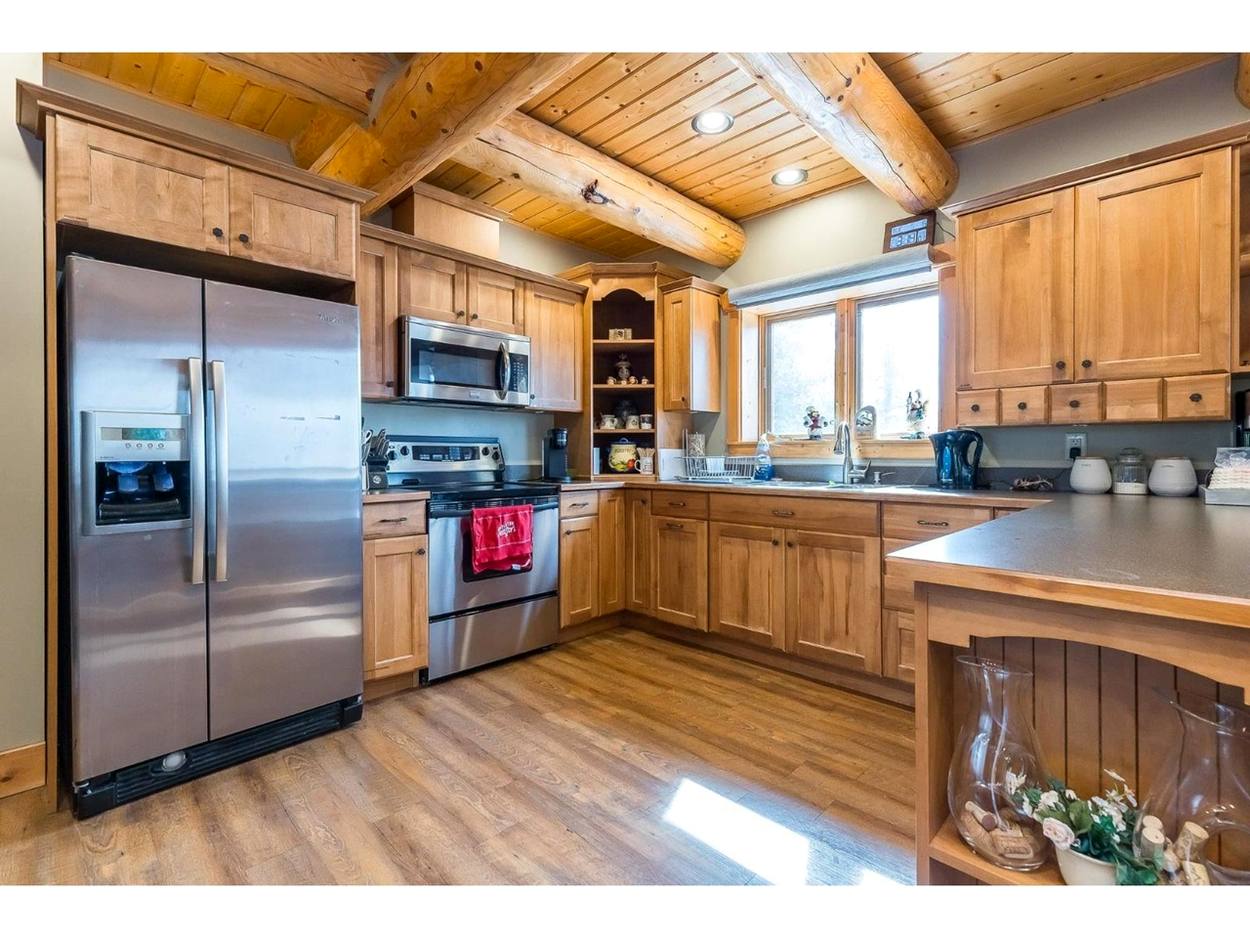 Clubhouse gourmet kitchen